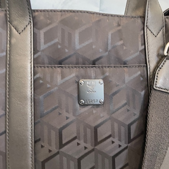 Mcm Klassik Tote in Cubic Jacquard Nylon - Picture 3 of 7